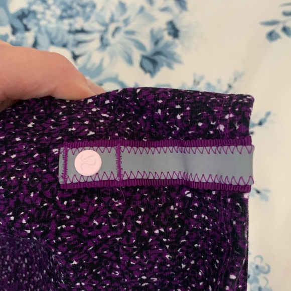 Lululemon infinity scarf - Picture 2 of 3